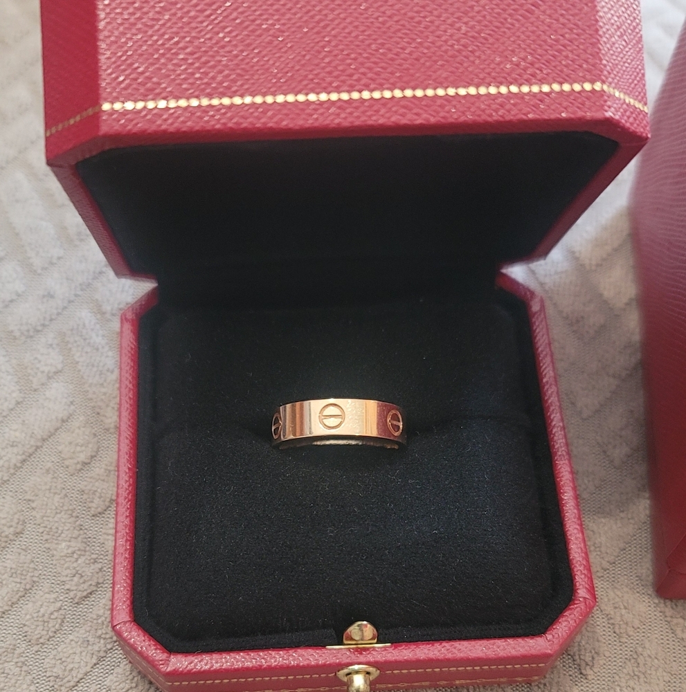 Cartier Love Ring Classic Version